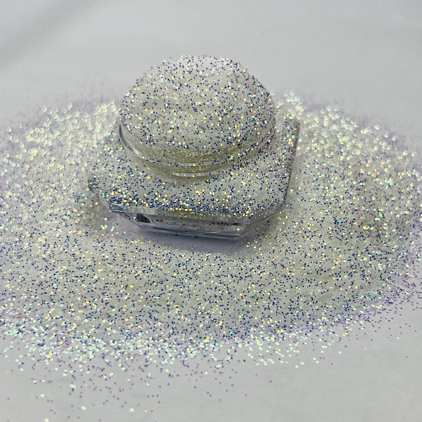 Snow White/Fine White Iridescent Glitter