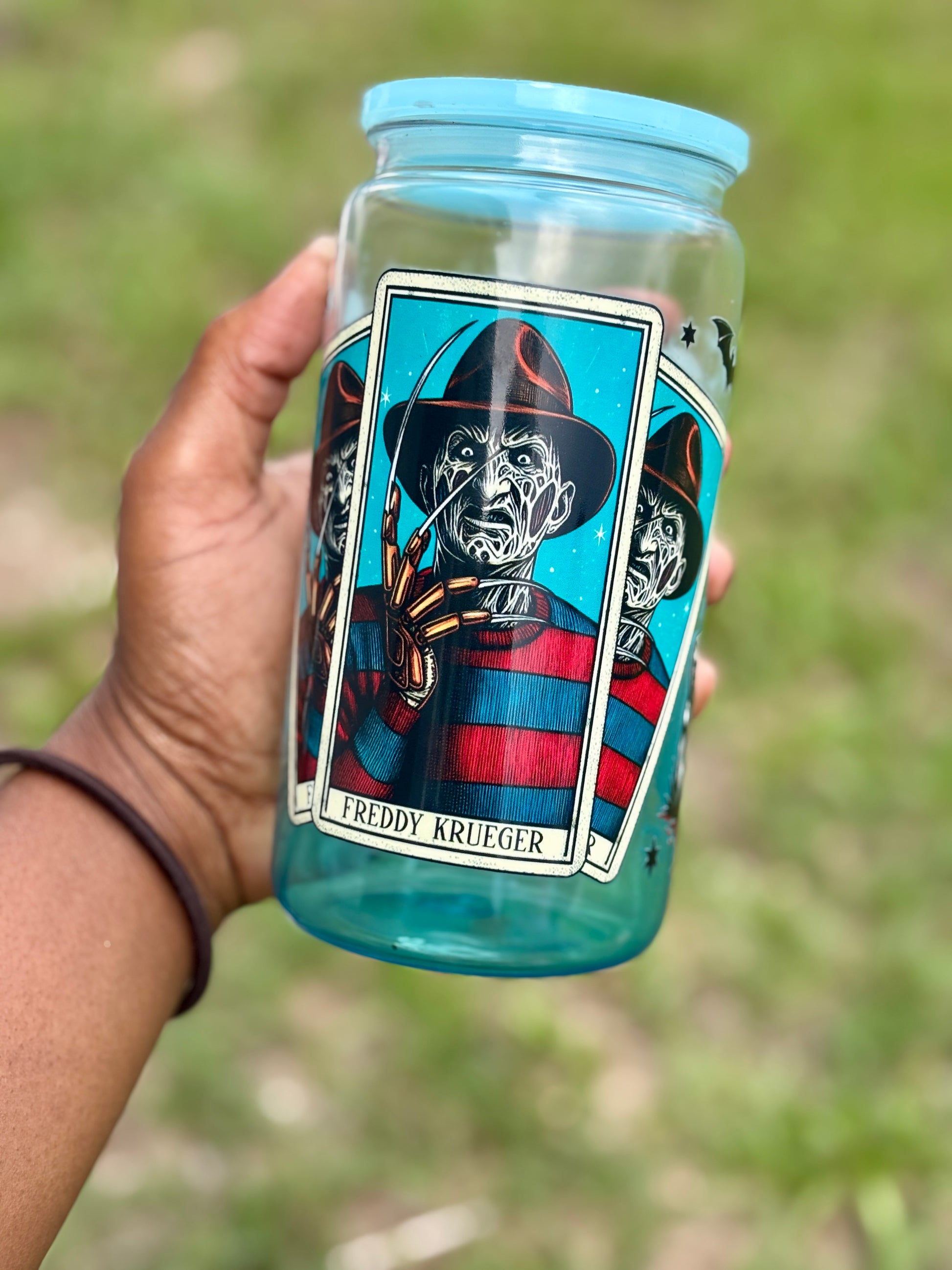 Ombre Freddy Krueger (16 Oz Blue Ombre Plastic) image 0